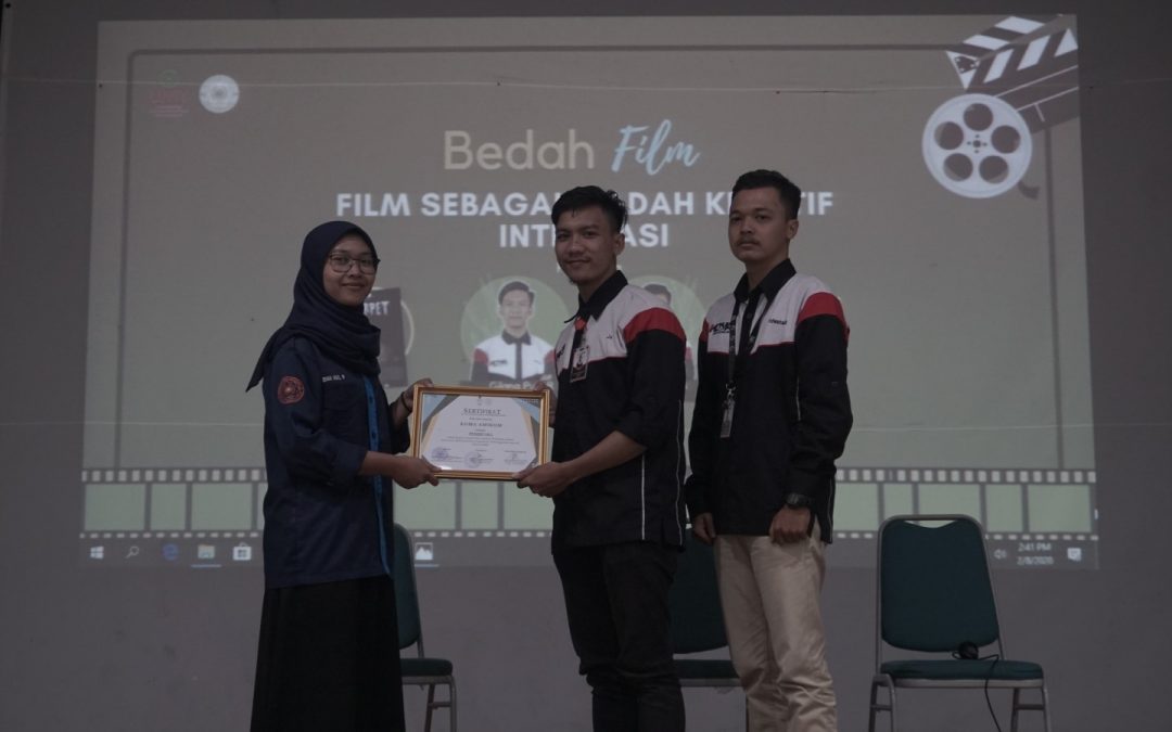 Bedah Film ‘Film Sebagai Wadah Kreatif Integrasi’ BEM FPB UMY bersama dengan Komunitas Multimedia Amikom (KOMA)