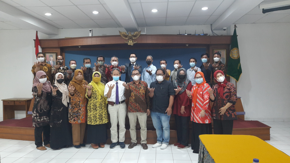 Universitas Amikom Yogyakarta Melakukan Penandatanganan MoU dengan 12 Sekolah Forum SMK Indonesia