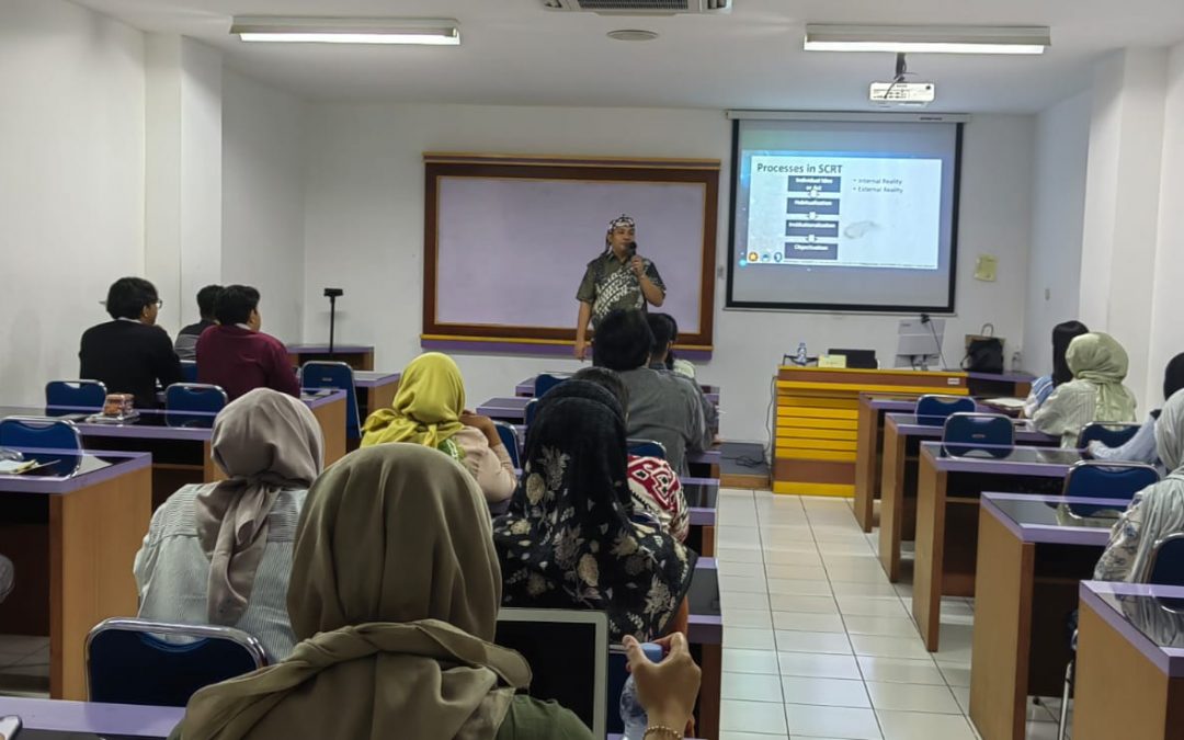 Director of IODE Polytechnic University of the Philippines Berikan Kuliah Tamu di Universitas AMIKOM Yogyakarta