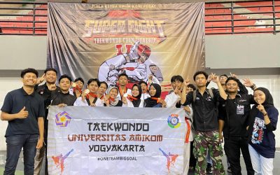 Taekwondo AMIKOM Raih 9 Medali di Indonesia Super Fight Taekwondo Championship II Tahun 2024