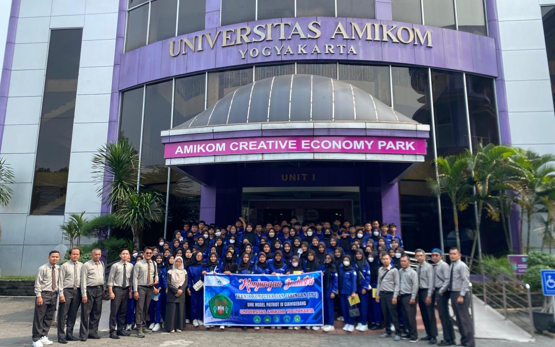 Kunjungan SMK Model Patriot IV Ciawigebang ke Universitas Amikom Yogyakarta