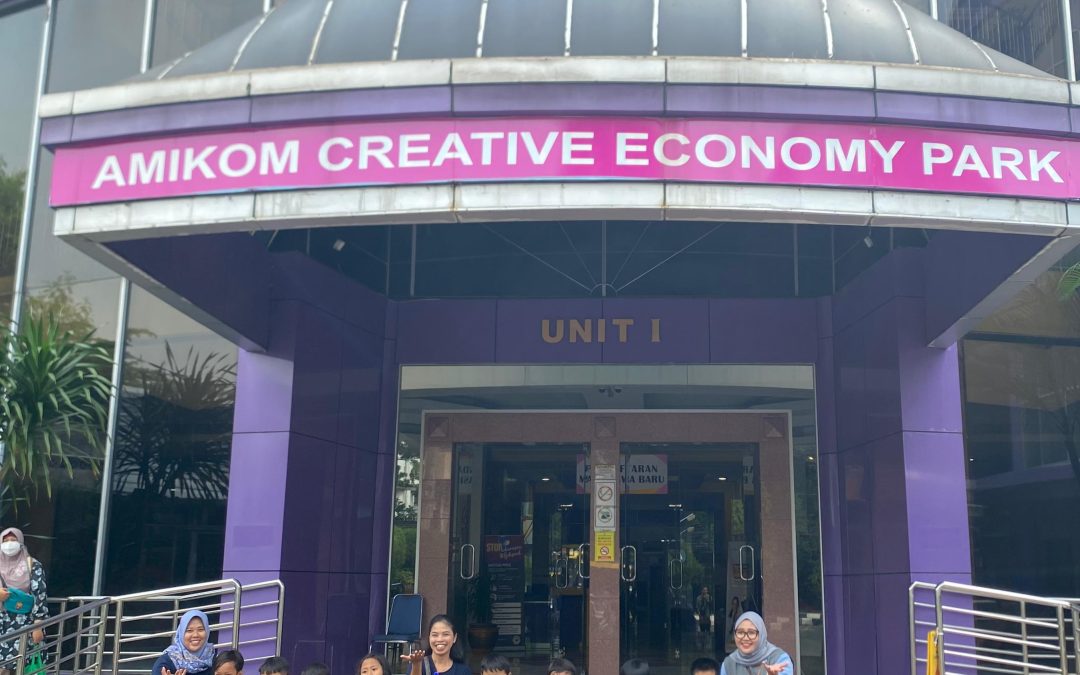 Anak KB Little Fingers Belajar Dunia Broadcasting di AMIKOM
