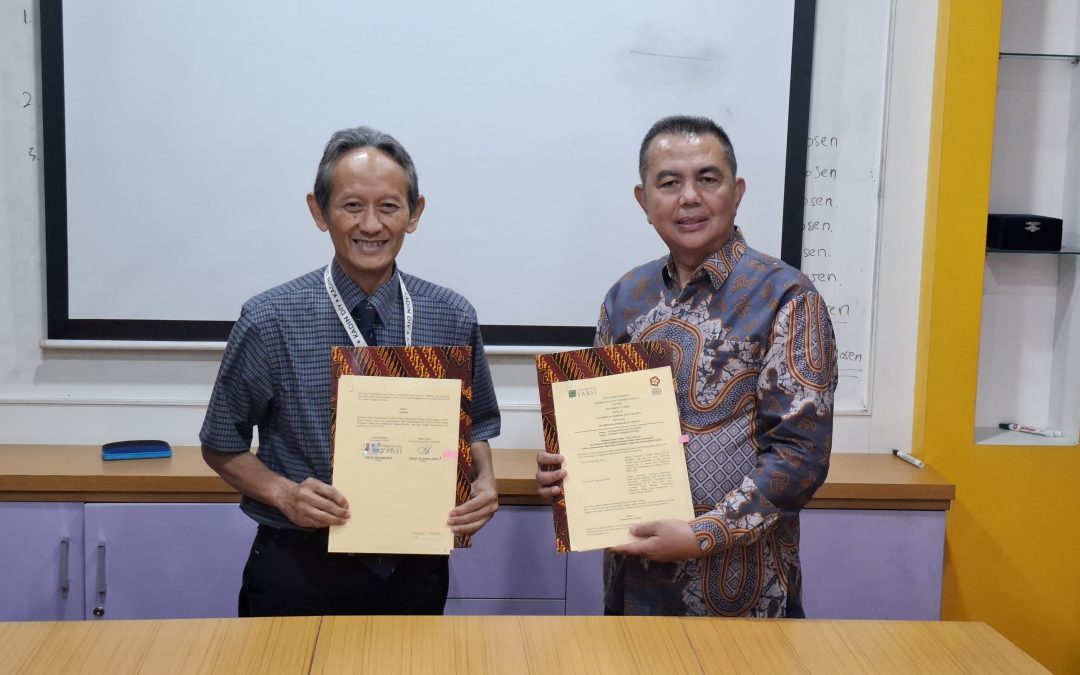 Universitas AMIKOM Yogyakarta dan Universitas YARSI Teken MoU dan RIKS untuk Perkuat Kolaborasi Akademik
