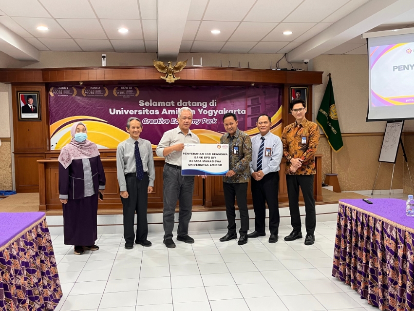 25 Mahasiswa Universitas AMIKOM Yogyakarta Terima Beasiswa CSR dari Bank BPD DIY