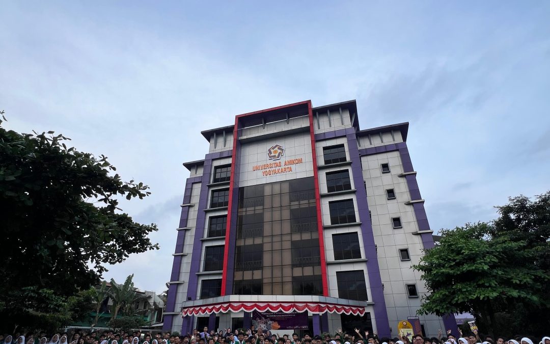 Kunjungan Industri SMK Satria Jakarta ke Universitas AMikom Yogyakarta