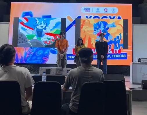 Mahasiswa Universitas AMIKOM Yogyakarta Raih Juara 1 Lomba Speed Drawing di Yogyakomtek 2025