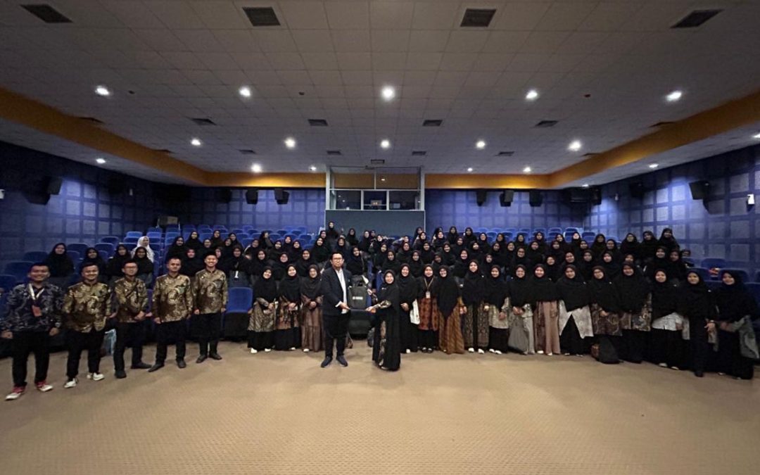 SMA Darut Tauhid Boarding School Putri Kunjungi Universitas AMIKOM Yogyakarta