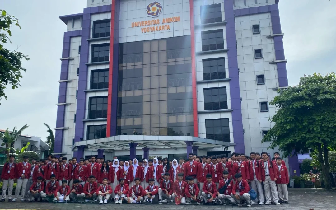 SMK Pembangunan Jaya Yakapi Jakarta Kunjungi Universitas AMIKOM Yogyakarta