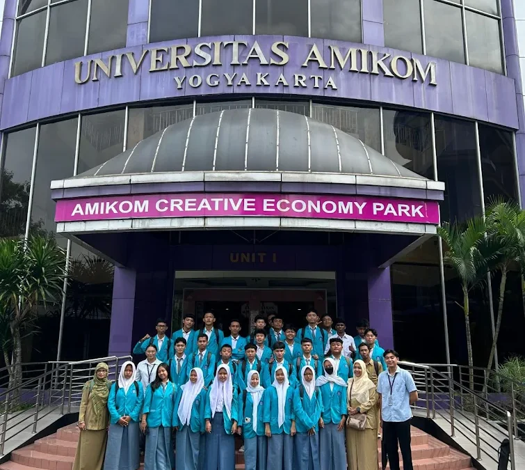 SMK YPKK 1 Sleman Kunjungi Universitas AMIKOM Yogyakarta