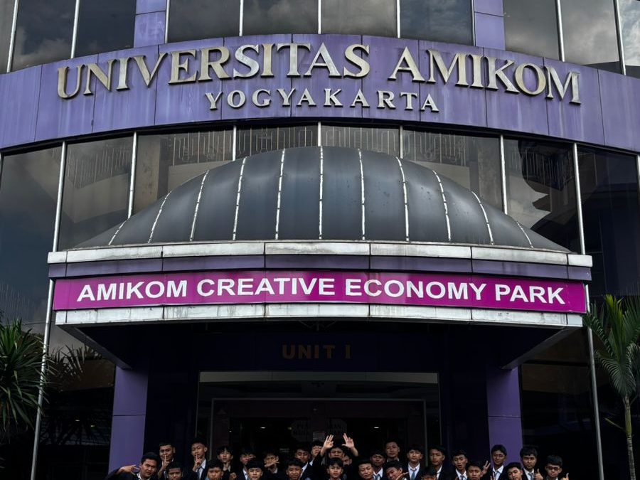 SMK Bakti Nusantara Kunjungi Universitas AMIKOM Yogyakarta