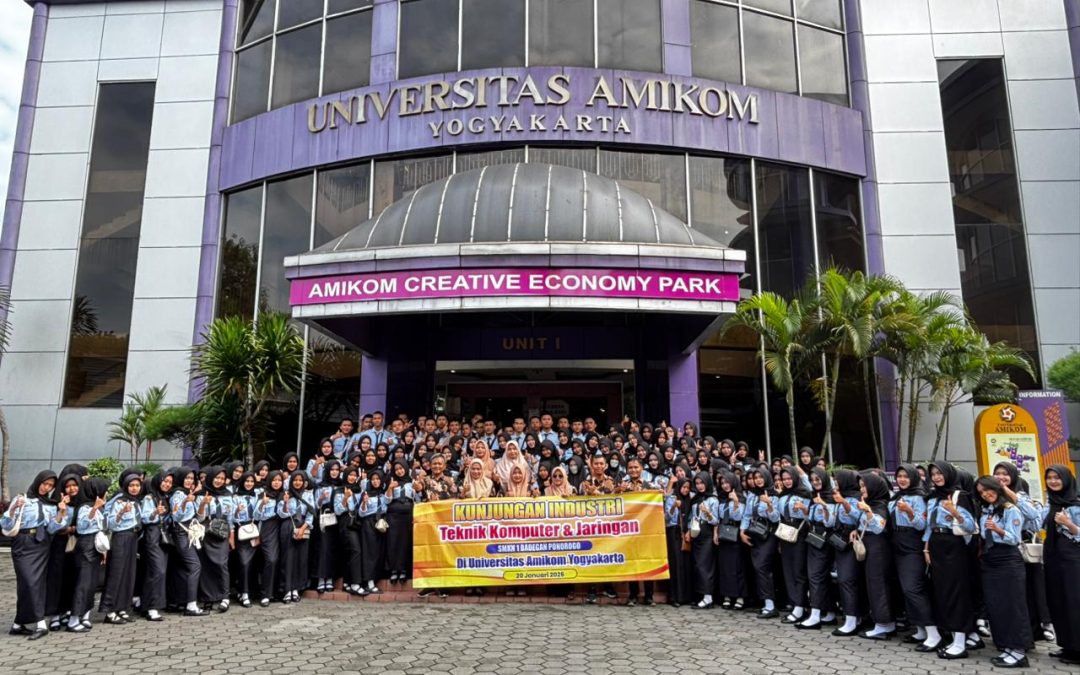 160 Siswa SMK Badegan Kunjungi Universitas AMIKOM Yogyakarta
