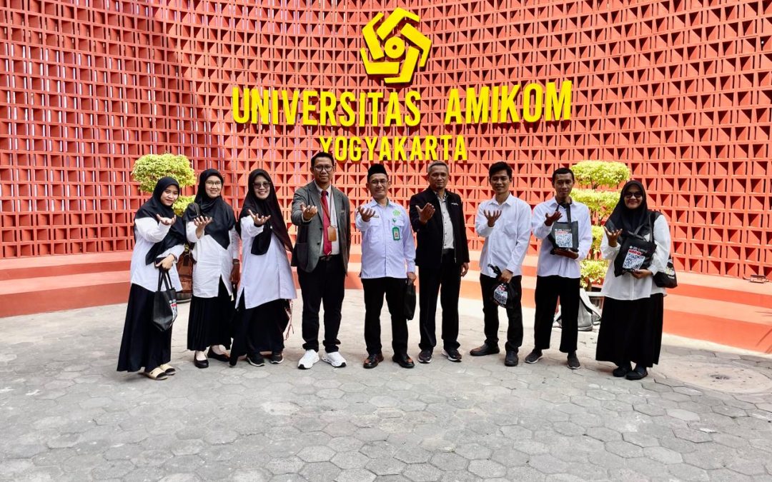 MAN 1 Yogyakarta Kaji Kelas Internasional di Universitas AMIKOM Yogyakarta